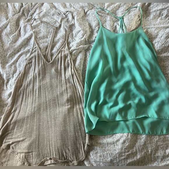 Assorted Women's Tops Collection - Picture 4 of 9